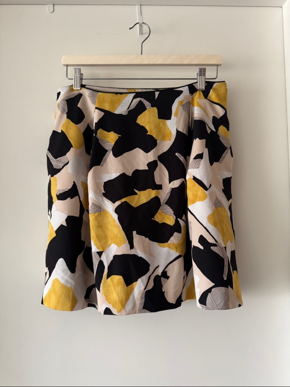 RW&CO Abstract Print Skirt Yellow Black A-Line Pockets Size 12